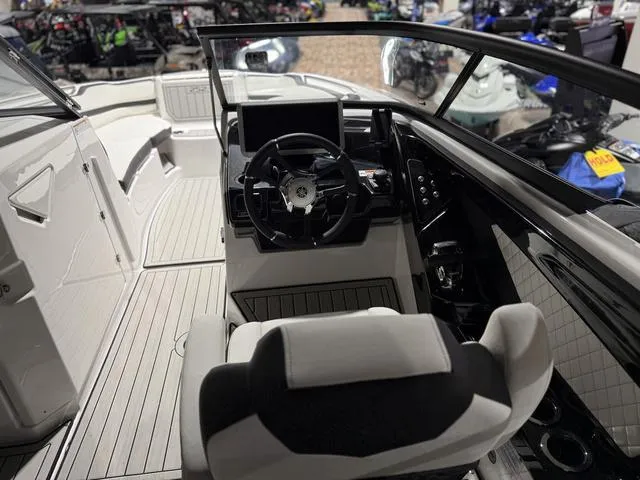 Slide: The Image of Yamaha 252SE 2025 - 11