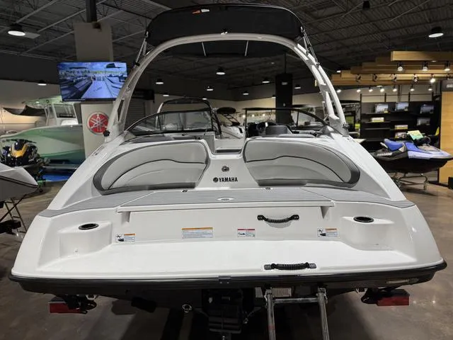 Slide: The Image of Yamaha AR190 2025 - 3