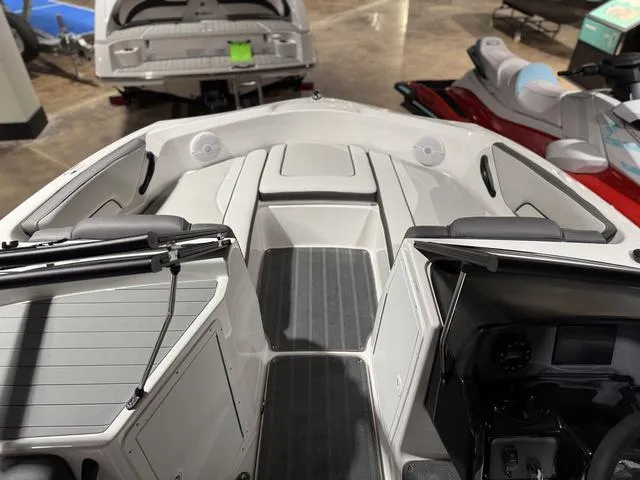 Slide: The Image of Yamaha AR190 2025 - 6