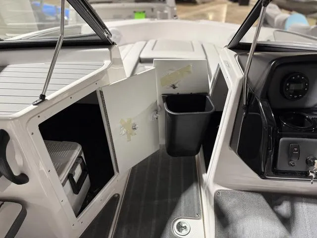 Slide: The Image of Yamaha AR190 2025 - 8