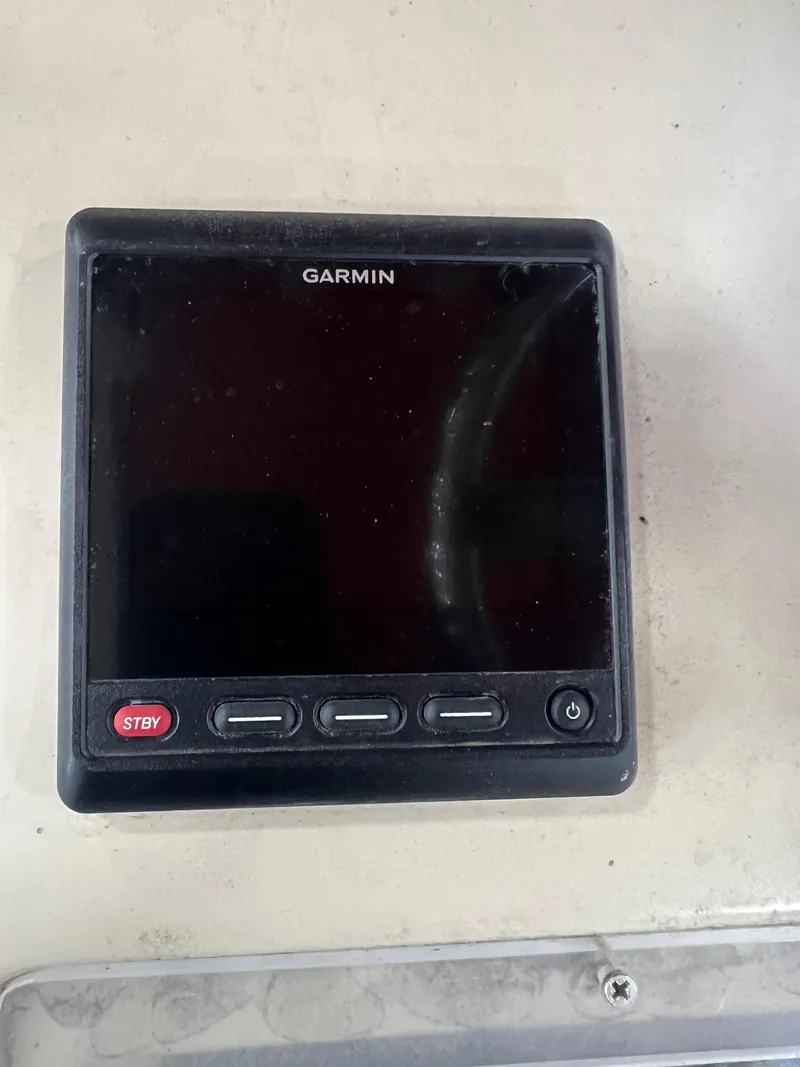 Slide: The Image of Garmin autopilot - 30