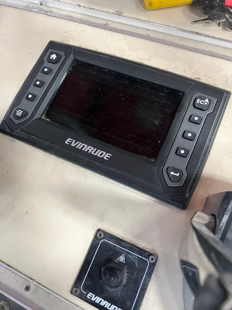 Slide: The Image of Evinrude guage screen - 31