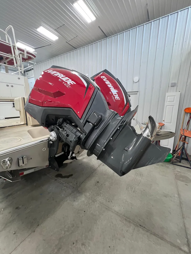 Slide: The Image of Evinrude motors - 6