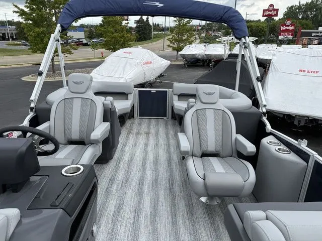 Slide: The Image of Bennington M Quad Bench 22 MFB Pontoon 2025 - 10