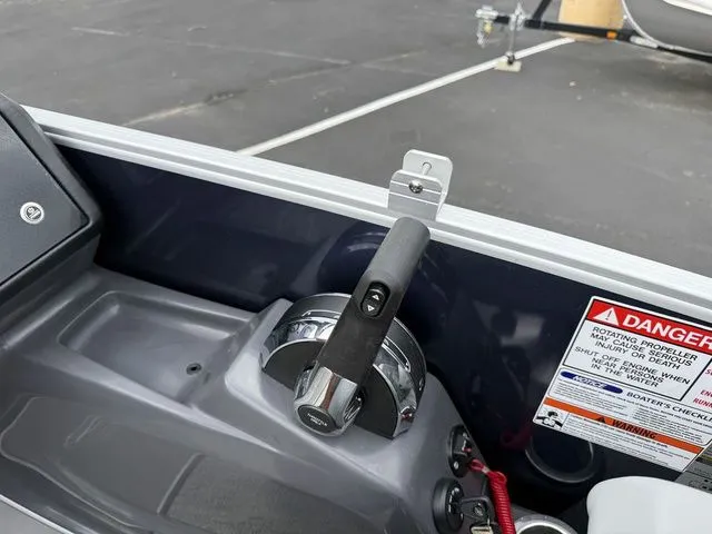 Slide: The Image of Bennington M Quad Bench 22 MFB Pontoon 2025 - 19