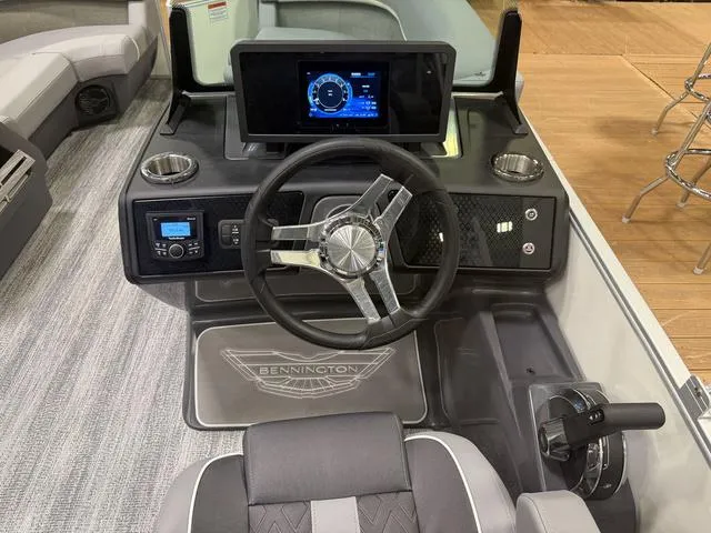 Slide: The Image of Bennington M Quad Bench 22 MFB Pontoon 2025 - 18