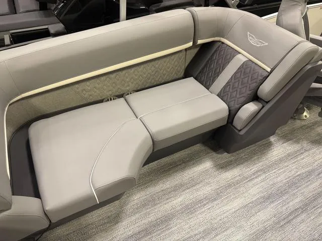 Slide: The Image of Bennington M Quad Bench 22 MFB Pontoon 2025 - 26