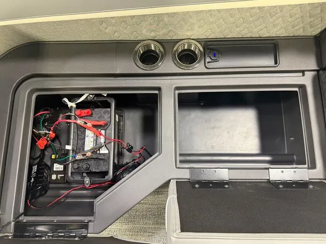 Slide: The Image of Bennington M Quad Bench 22 MFB Pontoon 2025 - 28