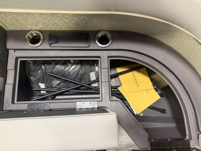 Slide: The Image of Bennington M Quad Bench 22 MFB Pontoon 2025 - 6