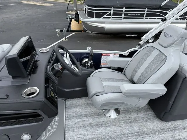 Slide: The Image of Bennington M Quad Bench 22 MFB Pontoon 2025 - 13