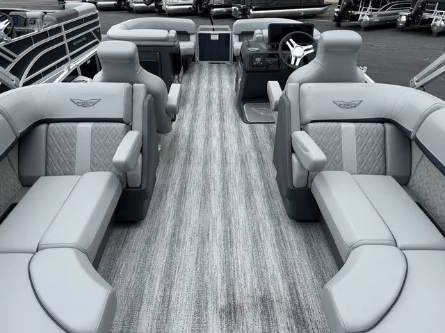 Slide: The Image of Bennington M Quad Bench 22 MFB Pontoon 2025 - 23