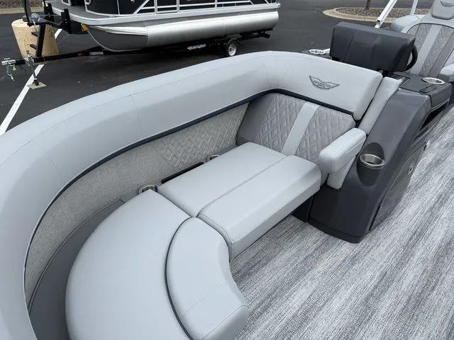 Slide: The Image of Bennington M Quad Bench 22 MFB Pontoon 2025 - 6