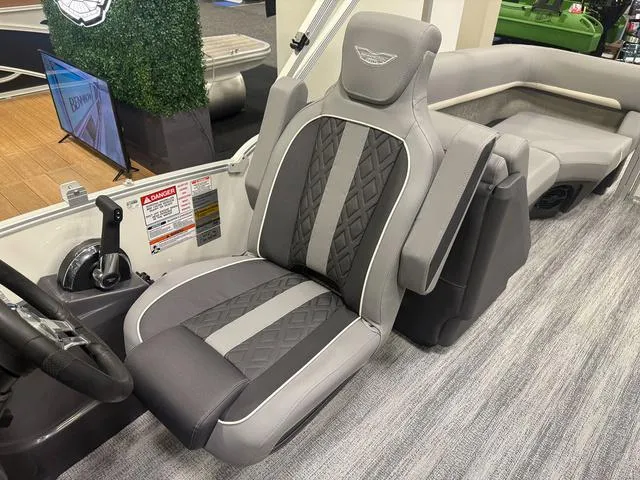 Slide: The Image of Bennington M Quad Bench 22 MFB Pontoon 2025 - 17