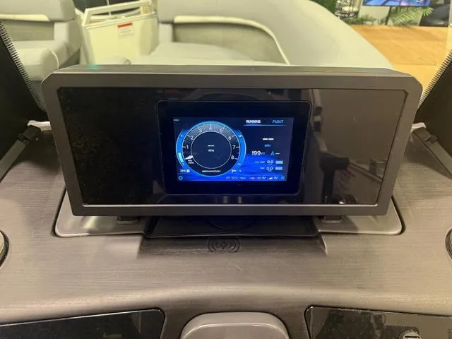 Slide: The Image of Bennington M Quad Bench 22 MFB Pontoon 2025 - 20