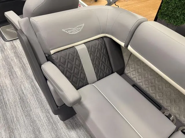 Slide: The Image of Bennington M Quad Bench 22 MFB Pontoon 2025 - 24