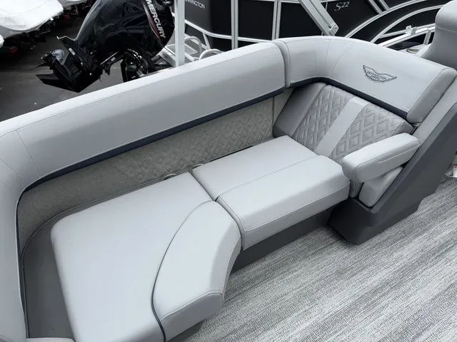 Slide: The Image of Bennington M Quad Bench 22 MFB Pontoon 2025 - 24