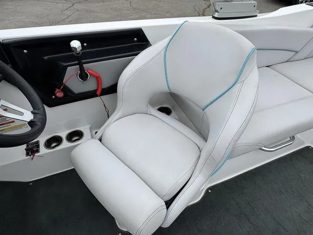 Slide: The Image of Built-in cooler compartment on 2019 MasterCraft NXT22 boat. - 20