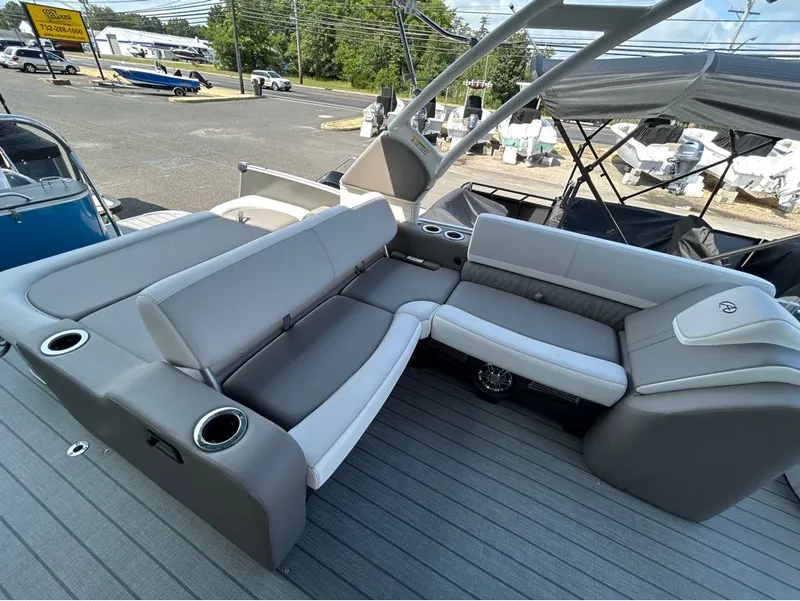 Slide: The Image of Avalon 2585 CAT VRB 2023 - 6