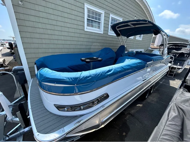Slide: The Image of Avalon 2585 CAT VRB 2023 - 1