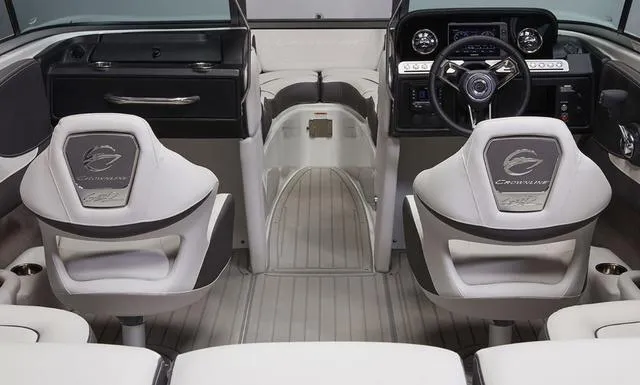 Slide: The Image of Crownline Boats 240 SS 2025 - 5