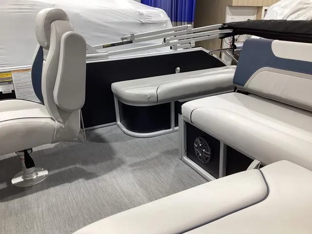 Slide: The Image of Godfrey SW2286SFL 2025 - 15