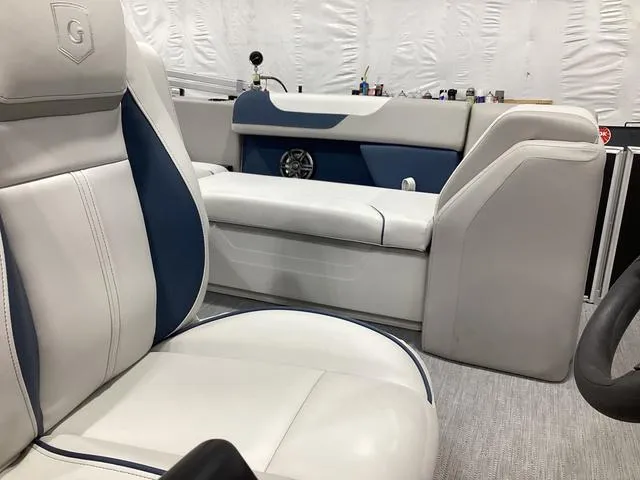 Slide: The Image of Godfrey SW2286SFL 2025 - 4