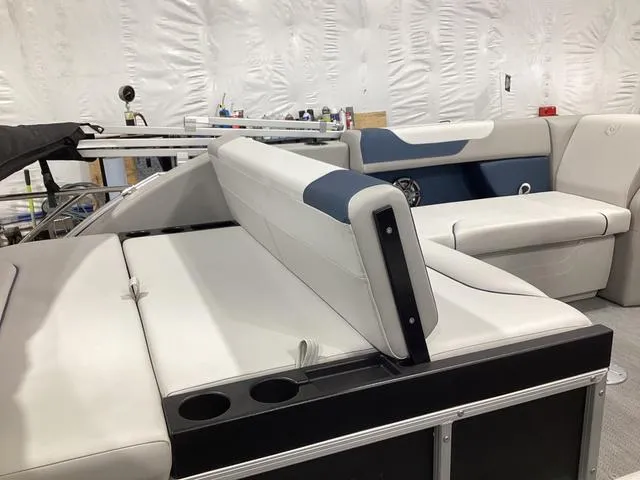 Slide: The Image of Godfrey SW2286SFL 2025 - 6