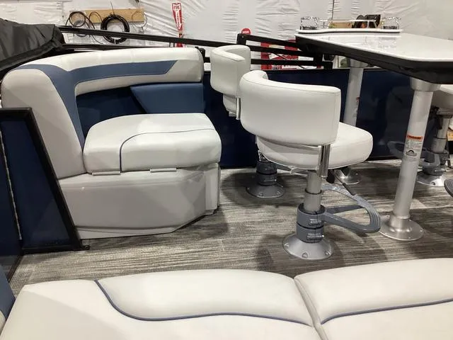 Slide: The Image of Godfrey SWEETWATER 2286 MT 2025 - 27