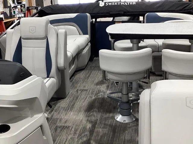 Slide: The Image of Godfrey SWEETWATER 2286 MT 2025 - 30