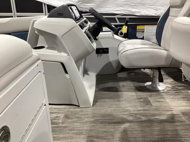 Slide: The Image of Godfrey SWEETWATER 2286 MT 2025 - 9