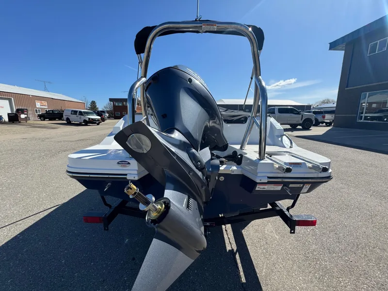 Slide: The Image of Hurricane SunDeck Sport 185 OB 2025 - 11