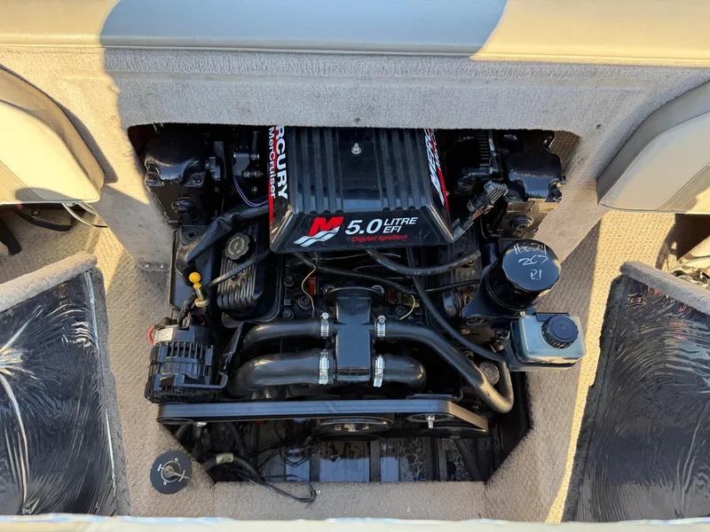 Slide: The Image of Engine compartment of 2001 Lund 1950 Tyee Magnum GS ITS boat. - 32