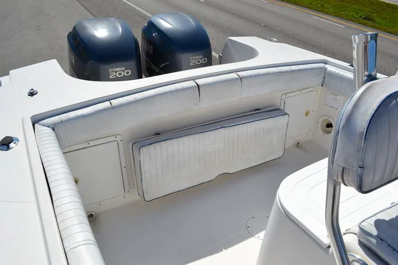 Slide: The Image of 2006 Clearwater 2500 WI CC boat with dual Yamaha 200 engines, white interior. - 12