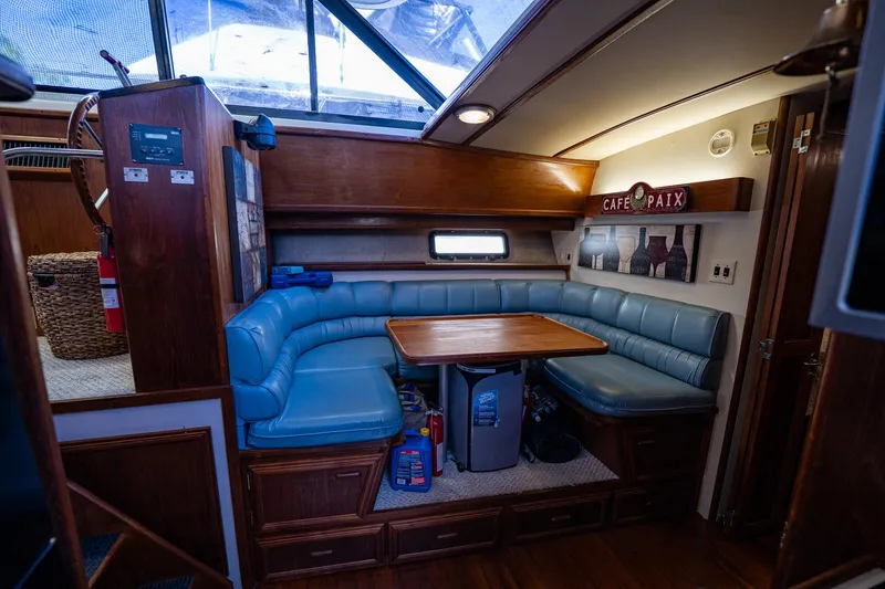 Slide: The Image of Carver 42 Aft Cabin Motor Yacht 1988 - 66