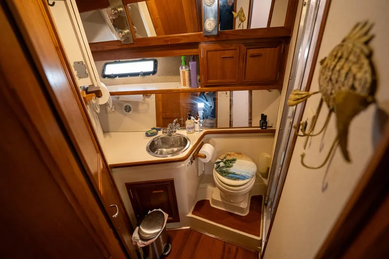 Slide: The Image of Carver 42 Aft Cabin Motor Yacht 1988 - 76