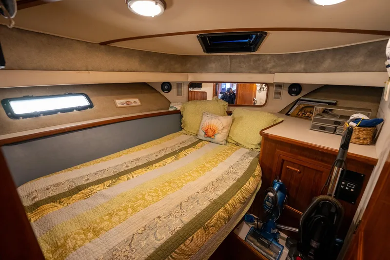 Slide: The Image of Carver Yachts 42 Aft Cabin Motor Yacht 1988 - 81