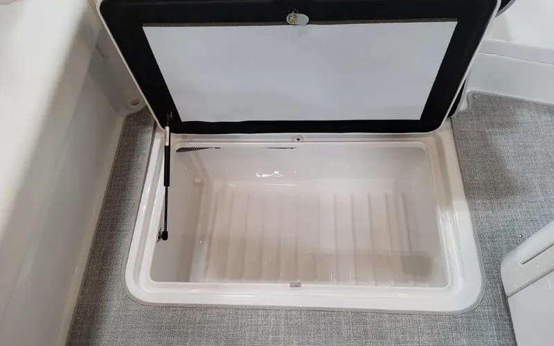 Slide: The Image of Formula 310 Bowrider I/O 2025 - 53