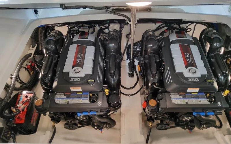 Slide: The Image of Formula 310 Bowrider I/O 2025 - 54