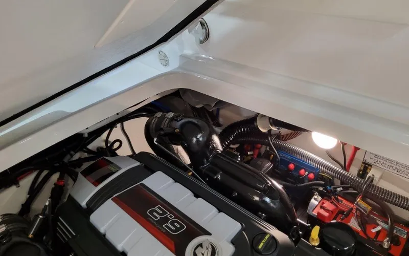 Slide: The Image of Formula 310 Bowrider I/O 2025 - 57