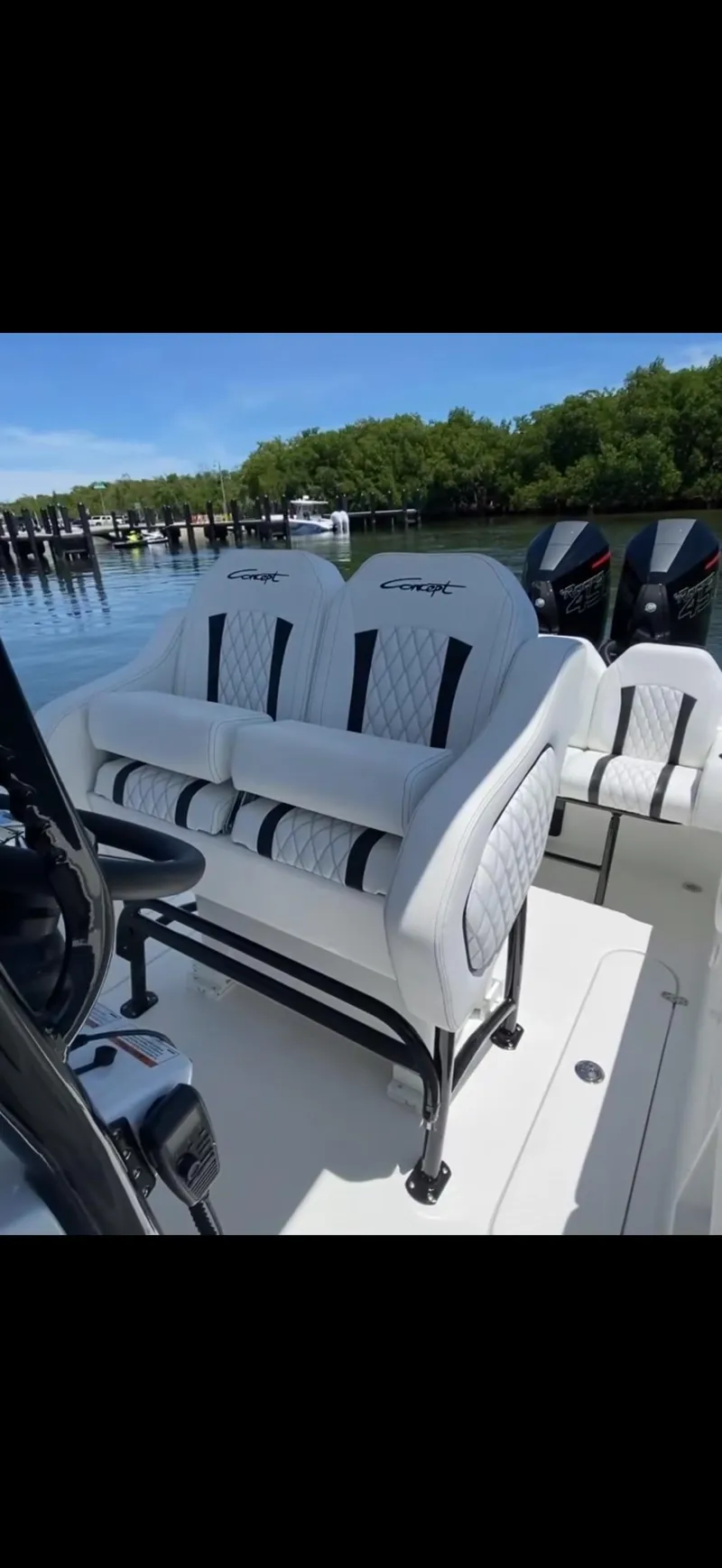 Slide: The Image of Concept Boats 32' CC 2022 - 4