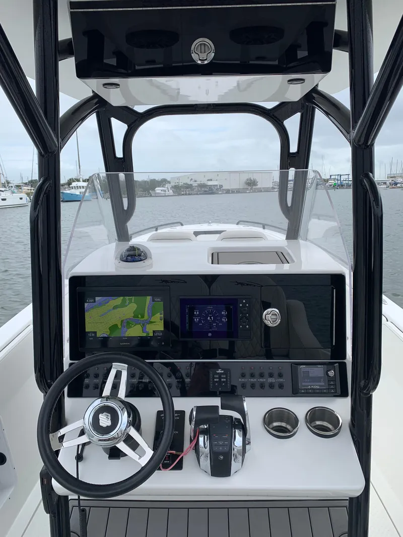 Slide: The Image of Concept Boats 32' CC 2022 - 5