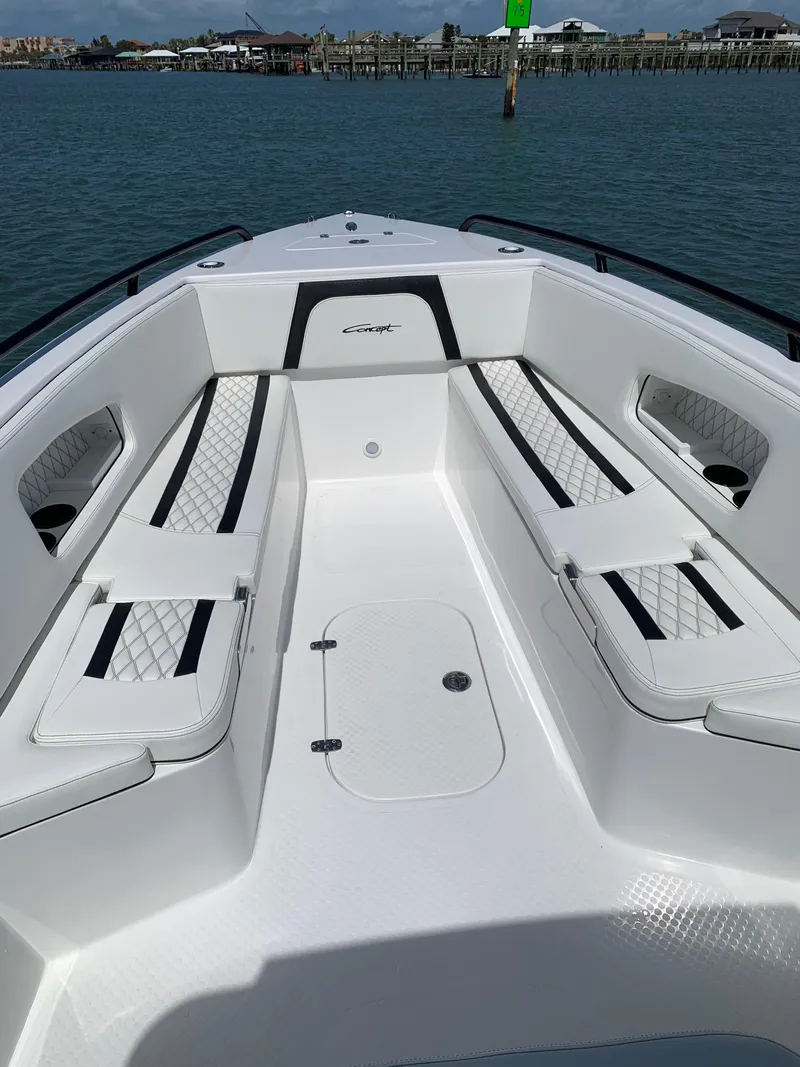 Slide: The Image of Concept Boats 32' CC 2022 - 7