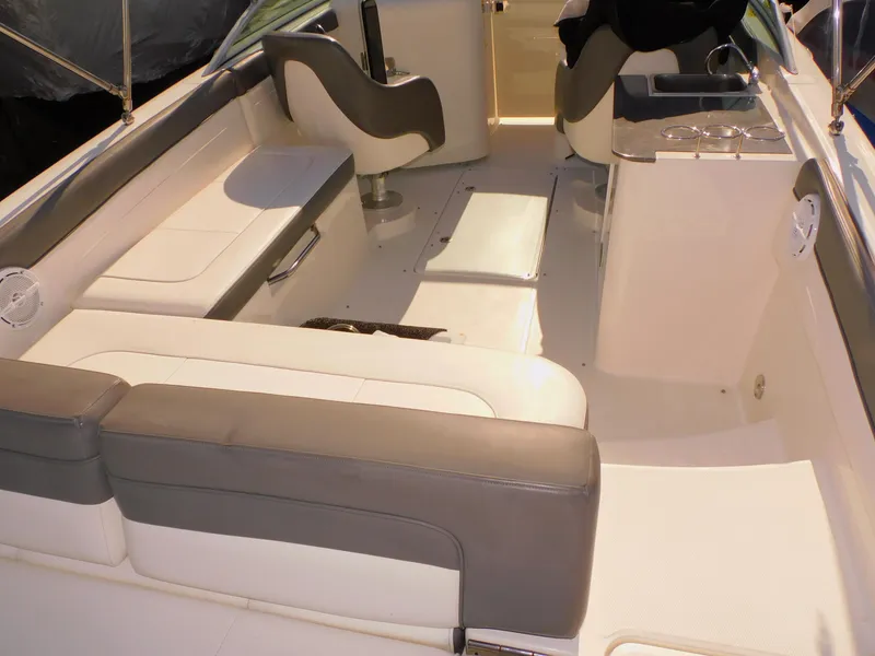 Slide: The Image of Sea Ray 280 Sundeck 2011 - 21