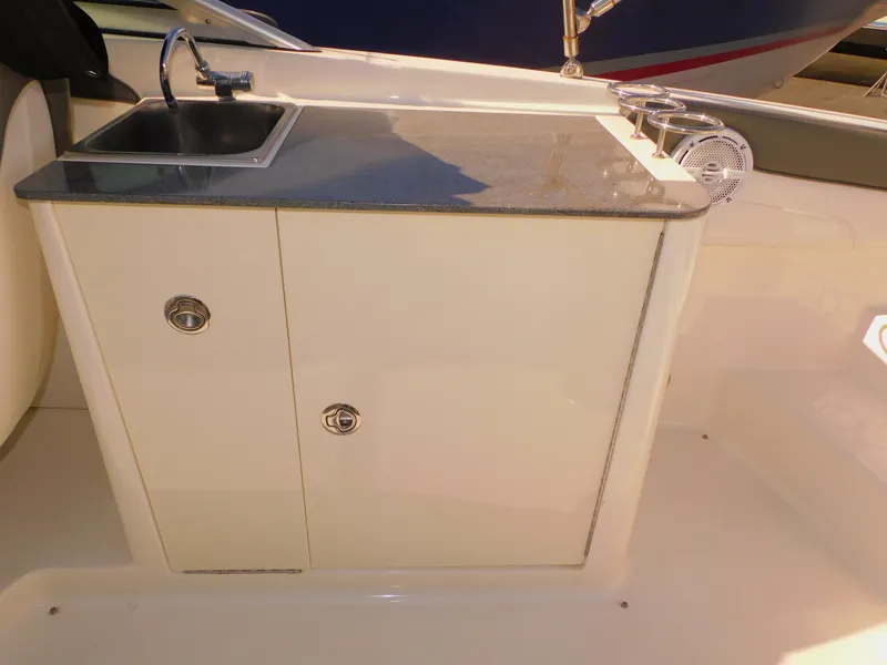 Slide: The Image of Sea Ray 280 Sundeck 2011 - 23
