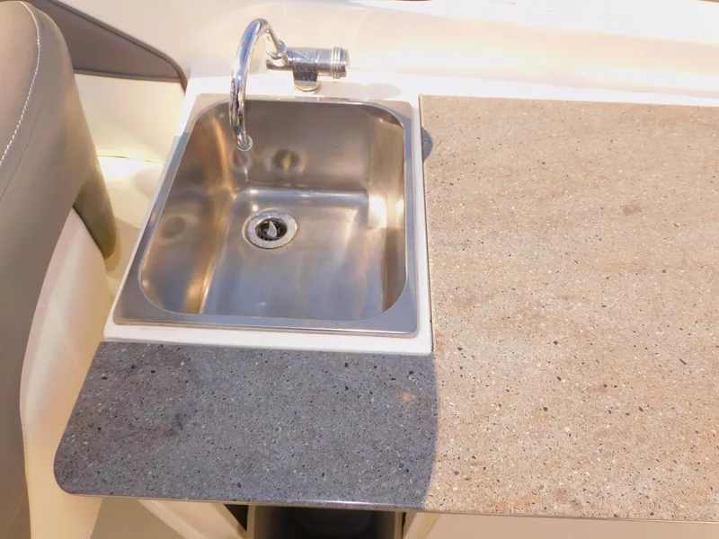 Slide: The Image of Sea Ray 280 Sundeck 2011 - 25