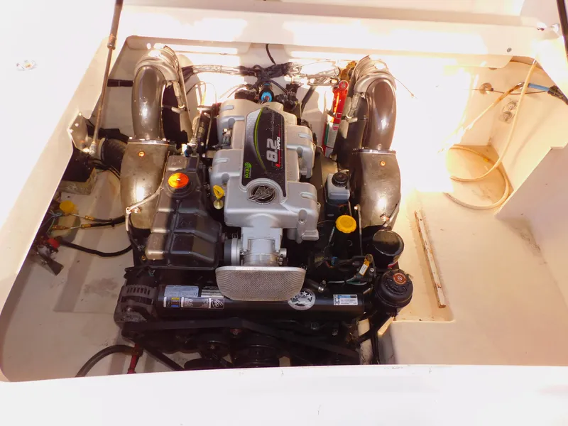 Slide: The Image of Sea Ray 280 Sundeck 2011 - 26