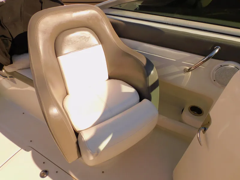 Slide: The Image of Sea Ray 280 Sundeck 2011 - 34
