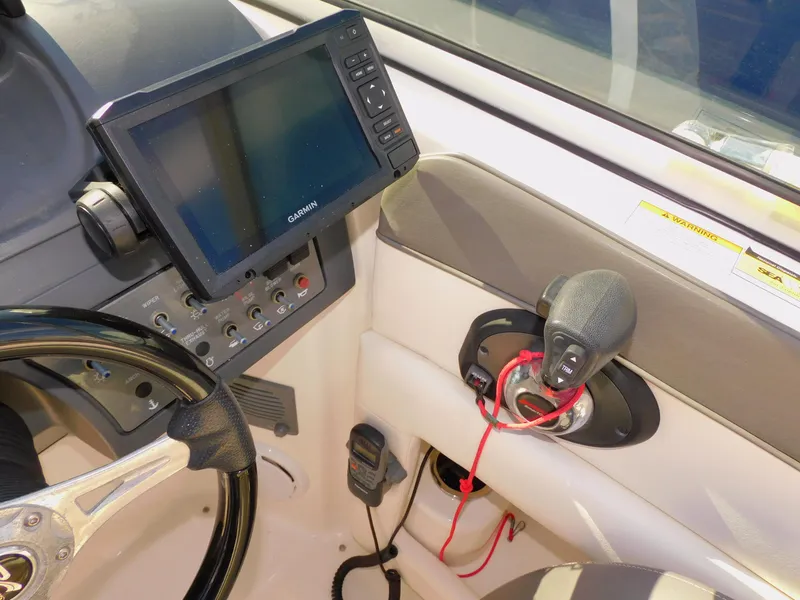 Slide: The Image of Sea Ray 280 Sundeck 2011 - 36