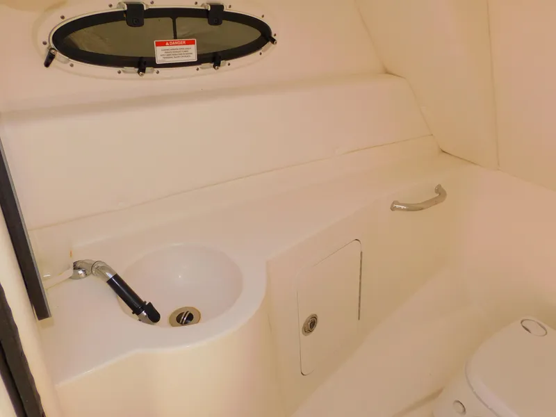 Slide: The Image of Sea Ray 280 Sundeck 2011 - 43