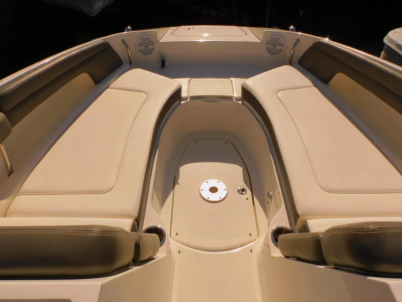 Slide: The Image of Sea Ray 280 Sundeck 2011 - 52